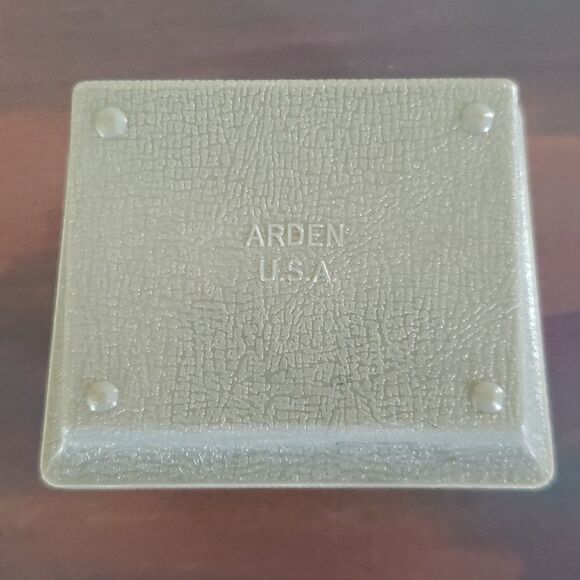 Vintage Hallmark Hard Plastic Jewelry Case Ring Box - Picture 3 of 3